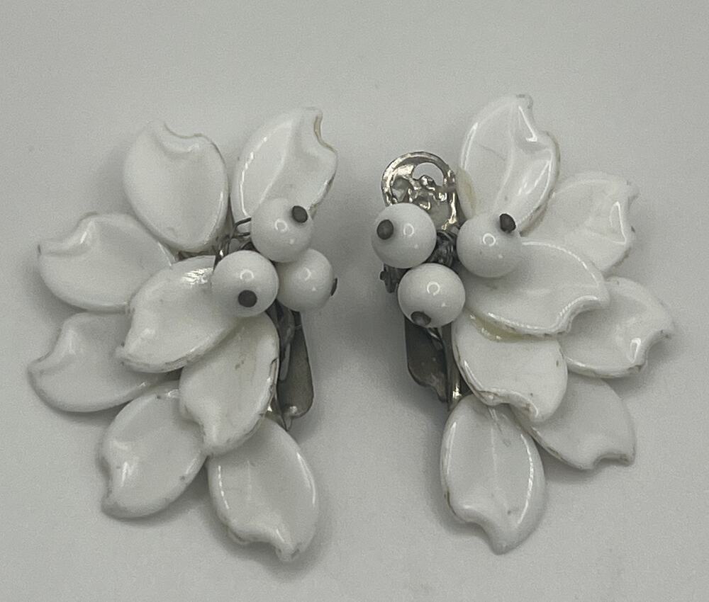 ViTG White Enamel Layered Flower Petals & Beads Split Flower Statement Earrings